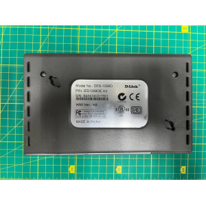 Комутатор локальної мережі (Switch) D-Link DES-1008D б/в Комутатор локальної мережі (Switch) D-Link DES-1008D б/в